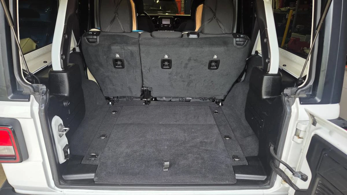 2020 Jeep JL Wrangler - Image 8 of 10