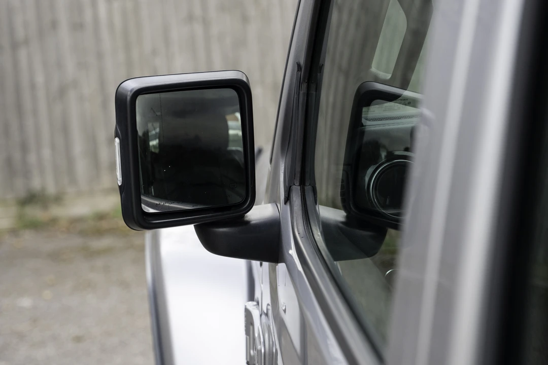 2020 Jeep JL Wrangler - Image 19 of 31