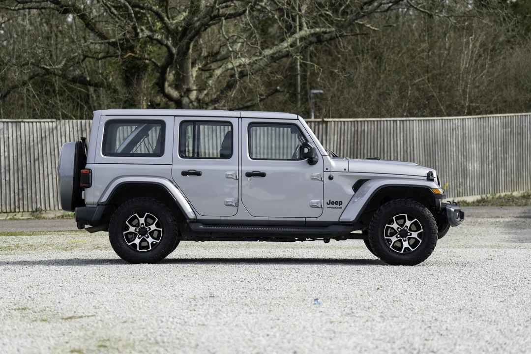 2020 Jeep JL Wrangler - Image 8 of 31