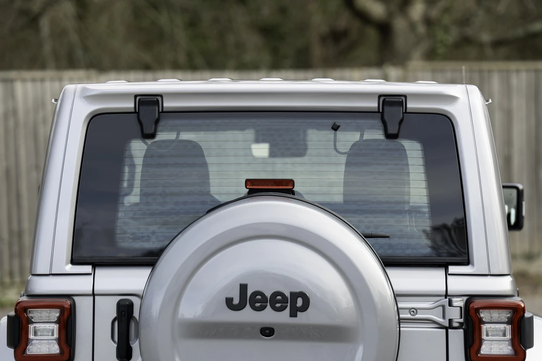 2020 Jeep JL Wrangler - Image 24 of 31
