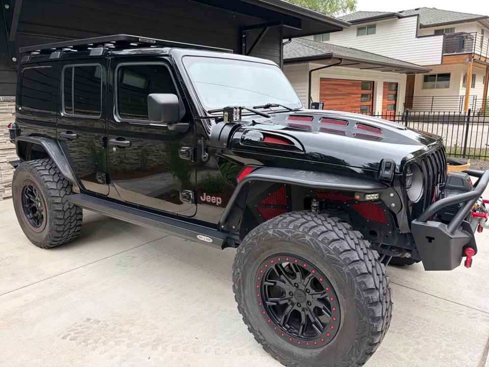 2020 Jeep JL Wrangler - Image 4 of 17