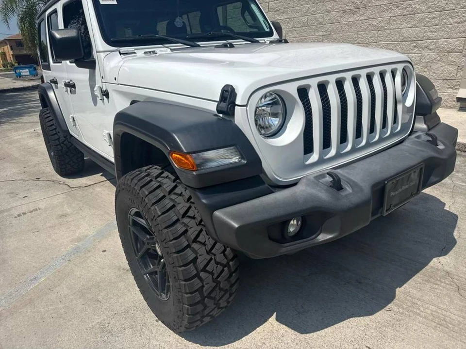 2020 Jeep JL Wrangler - Image 4 of 24