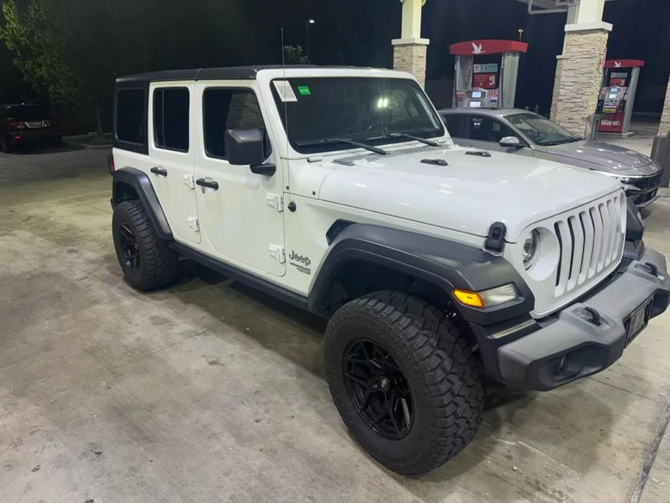 2020 Jeep JL Wrangler - Image 21 of 24