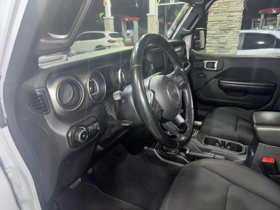 2020 Jeep JL Wrangler - Image 20 of 24