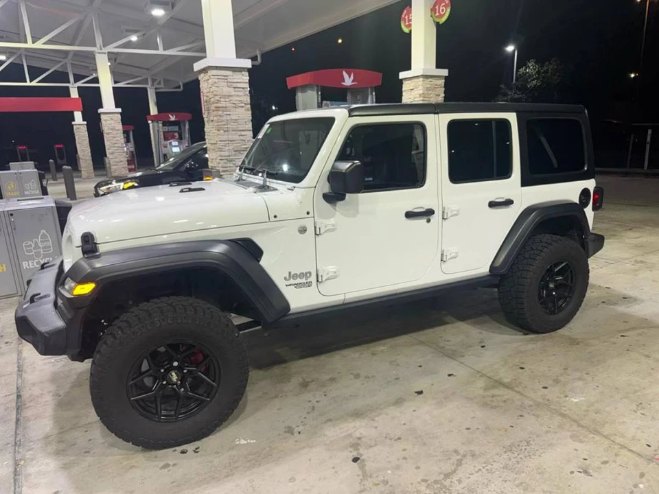 2020 Jeep JL Wrangler - Image 24 of 24