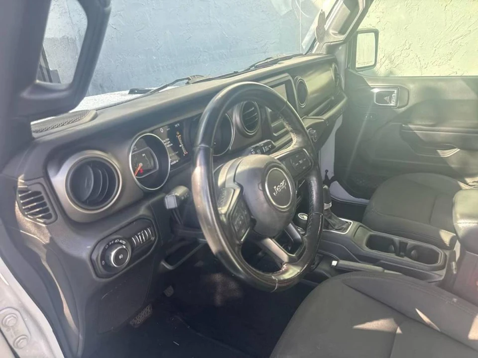 2020 Jeep JL Wrangler - Image 15 of 24