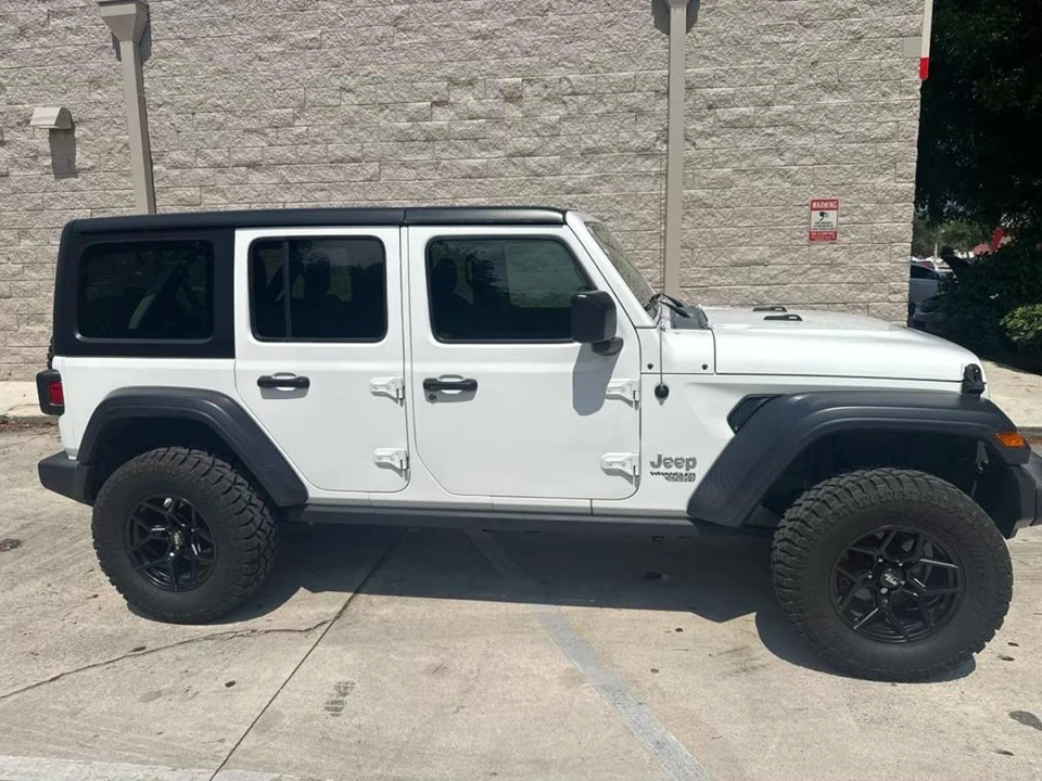 2020 Jeep JL Wrangler - Image 5 of 24