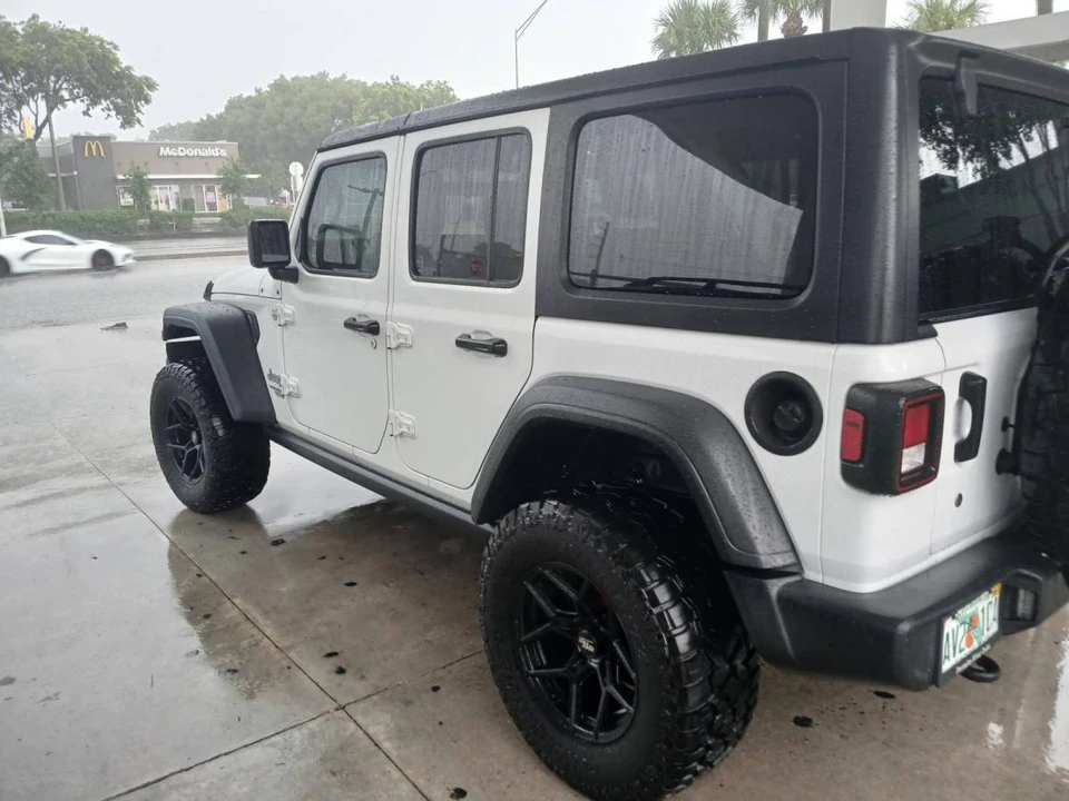 2020 Jeep JL Wrangler - Image 7 of 24