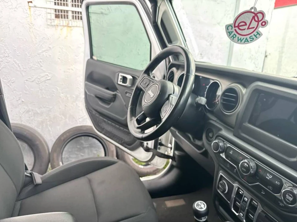 2020 Jeep JL Wrangler - Image 13 of 24