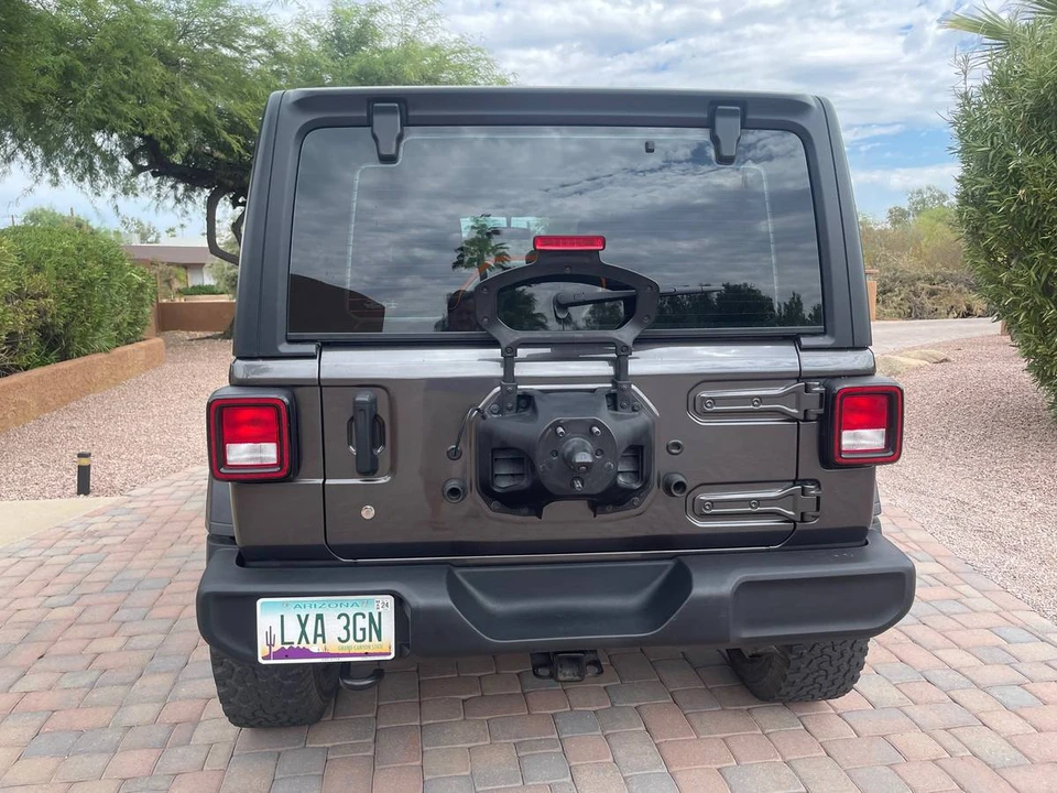 2020 Jeep JL Wrangler - Image 5 of 18