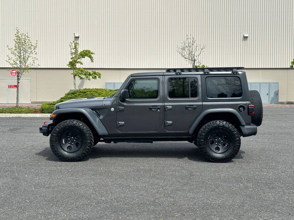 2020 Jeep JL Wrangler - Image 3 of 6