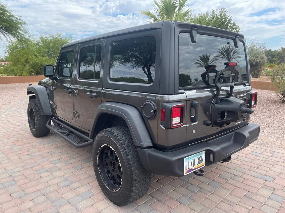 2020 Jeep JL Wrangler - Image 4 of 18