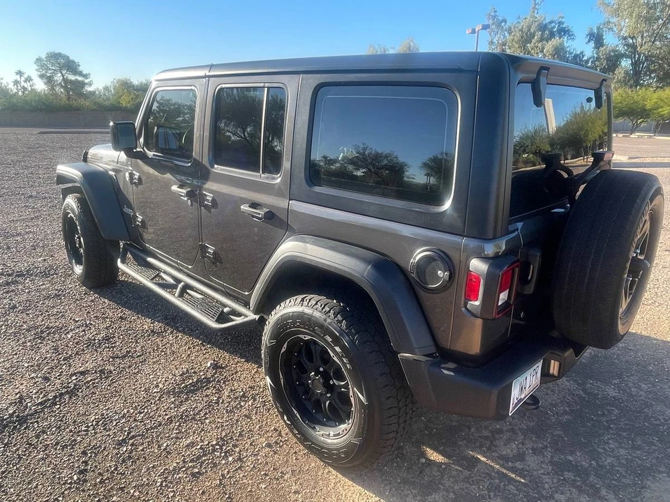 2020 Jeep JL Wrangler - Image 14 of 18