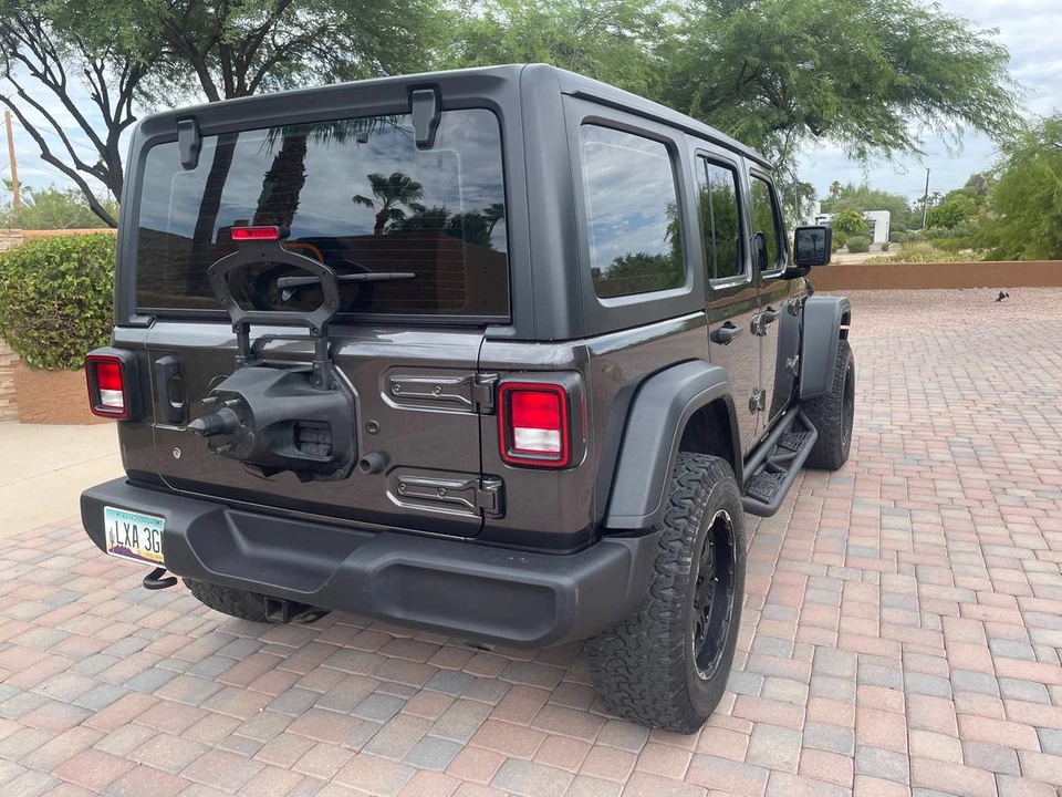 2020 Jeep JL Wrangler - Image 6 of 18