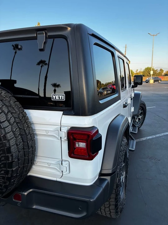 2020 Jeep JL Wrangler - Image 13 of 14