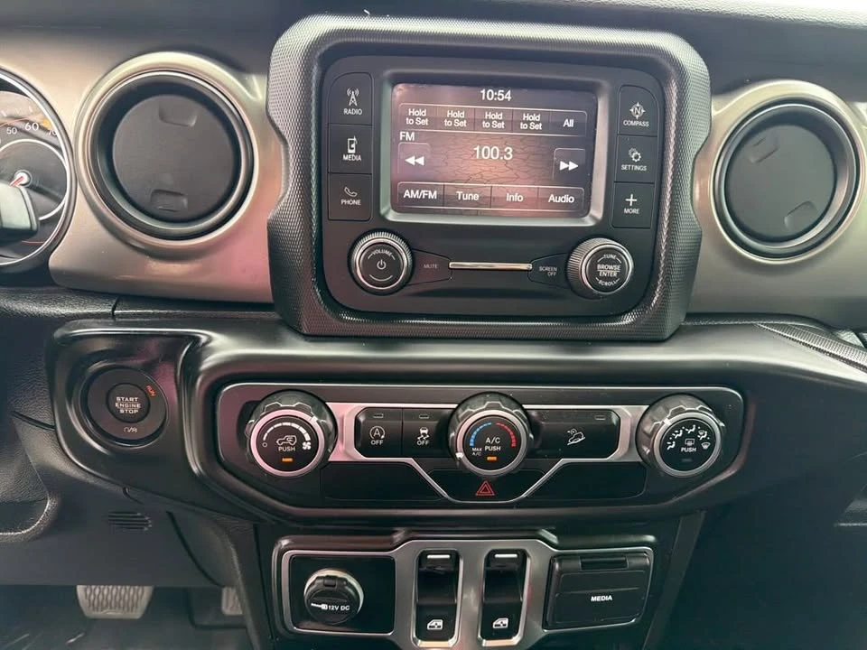 2020 Jeep JL Wrangler - Image 18 of 20