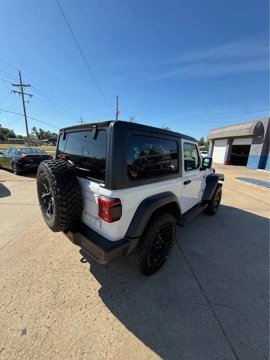 2020 Jeep JL Wrangler - Image 5 of 20