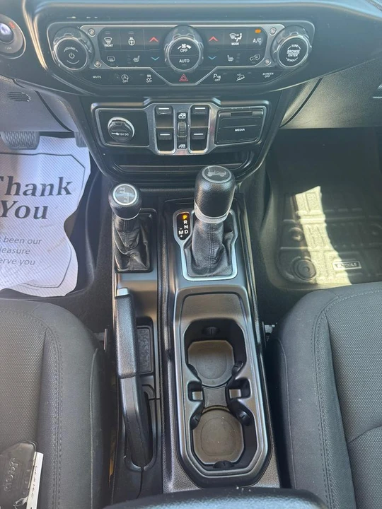 2020 Jeep JL Wrangler - Image 17 of 20