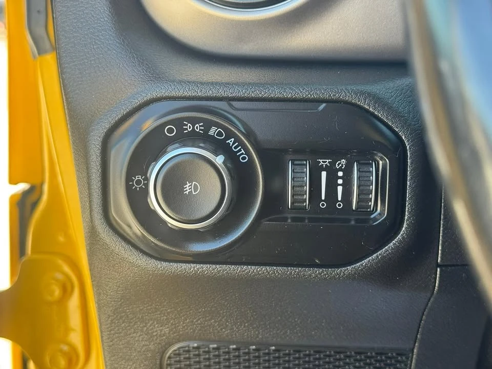 2020 Jeep JL Wrangler - Image 14 of 20