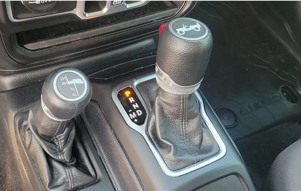 2020 Jeep JL Wrangler - Image 16 of 20