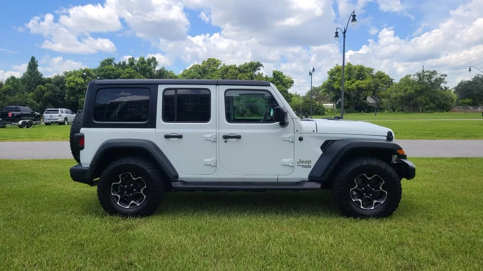 2020 Jeep JL Wrangler - Image 4 of 12