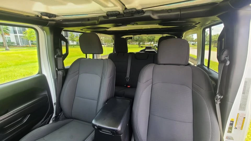 2020 Jeep JL Wrangler - Image 10 of 12