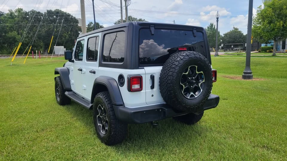 2020 Jeep JL Wrangler - Image 7 of 12