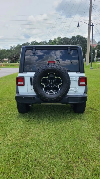 2020 Jeep JL Wrangler - Image 6 of 12