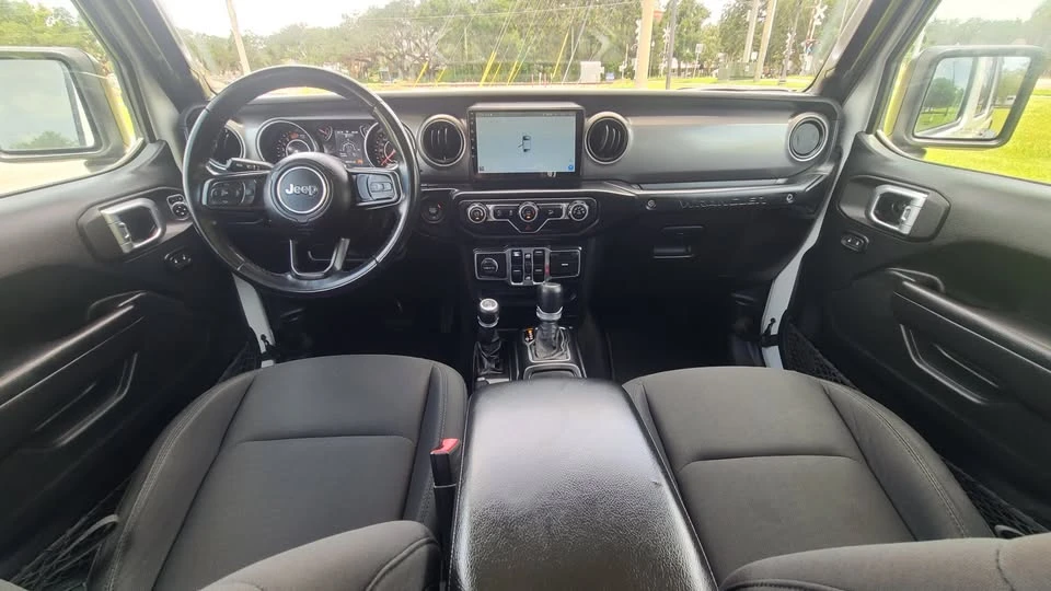 2020 Jeep JL Wrangler - Image 11 of 12