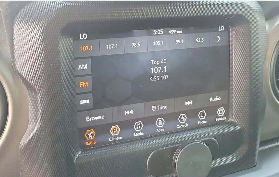 2020 Jeep JL Wrangler - Image 14 of 20