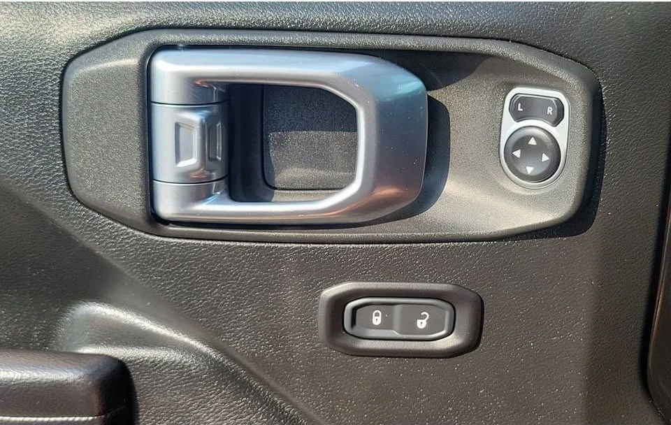 2020 Jeep JL Wrangler - Image 19 of 20
