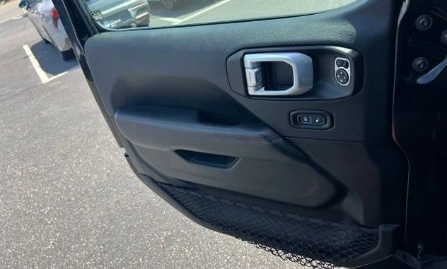 2020 Jeep JL Wrangler - Image 15 of 20