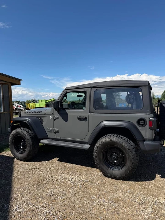 2020 Jeep JL Wrangler - Image 3 of 9