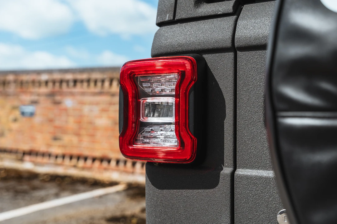 2020 Jeep JL Wrangler - Image 27 of 31
