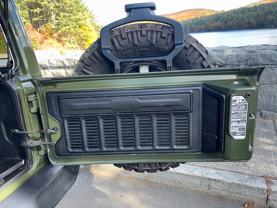 2020 Jeep JL Wrangler - Image 14 of 21