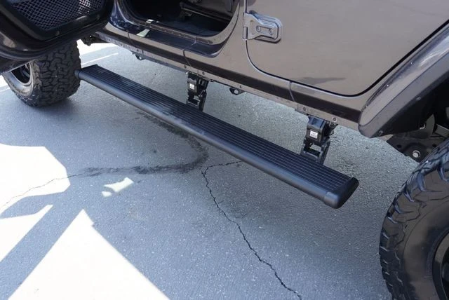 2020 Jeep JL Wrangler - Image 18 of 21