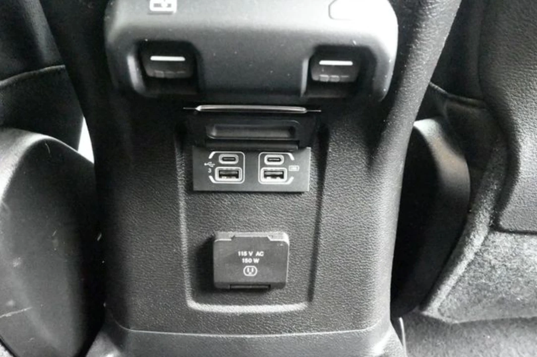 2020 Jeep JL Wrangler - Image 16 of 24
