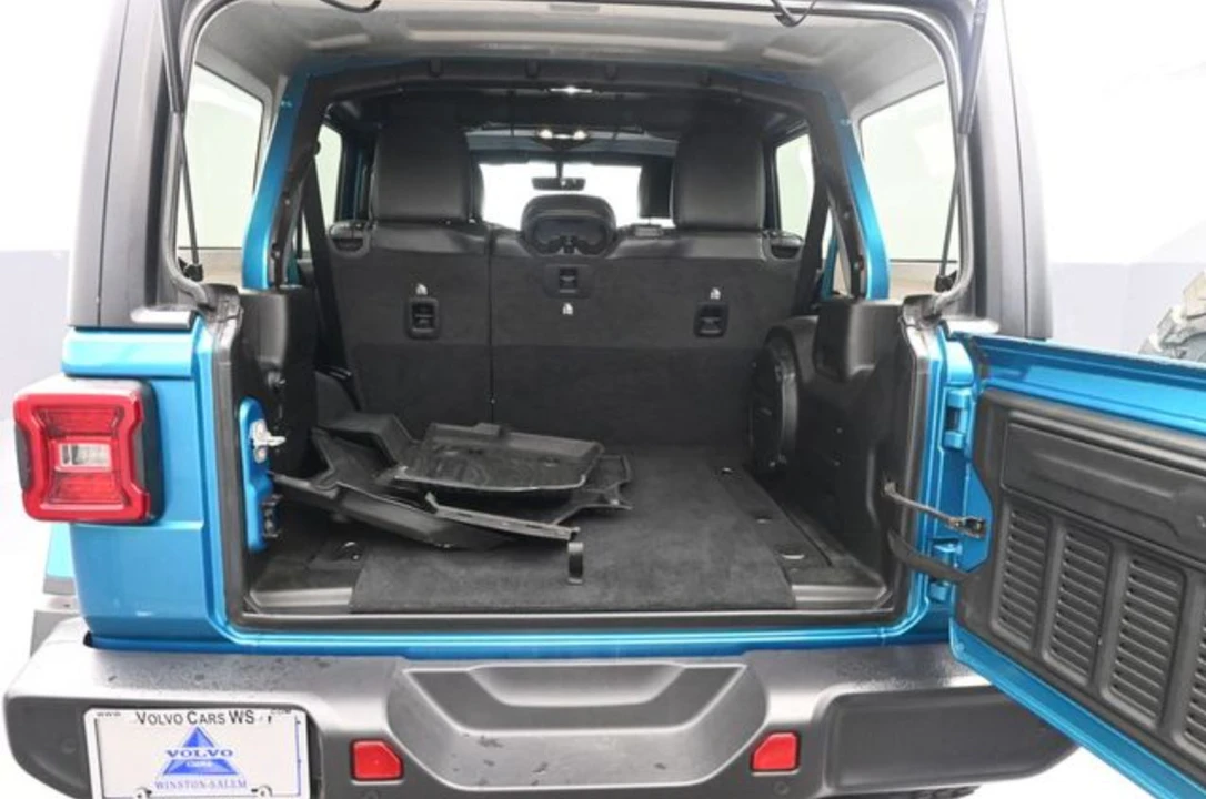 2020 Jeep JL Wrangler - Image 17 of 24