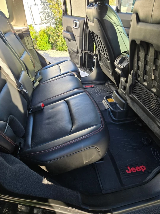 2020 Jeep JL Wrangler - Image 17 of 20