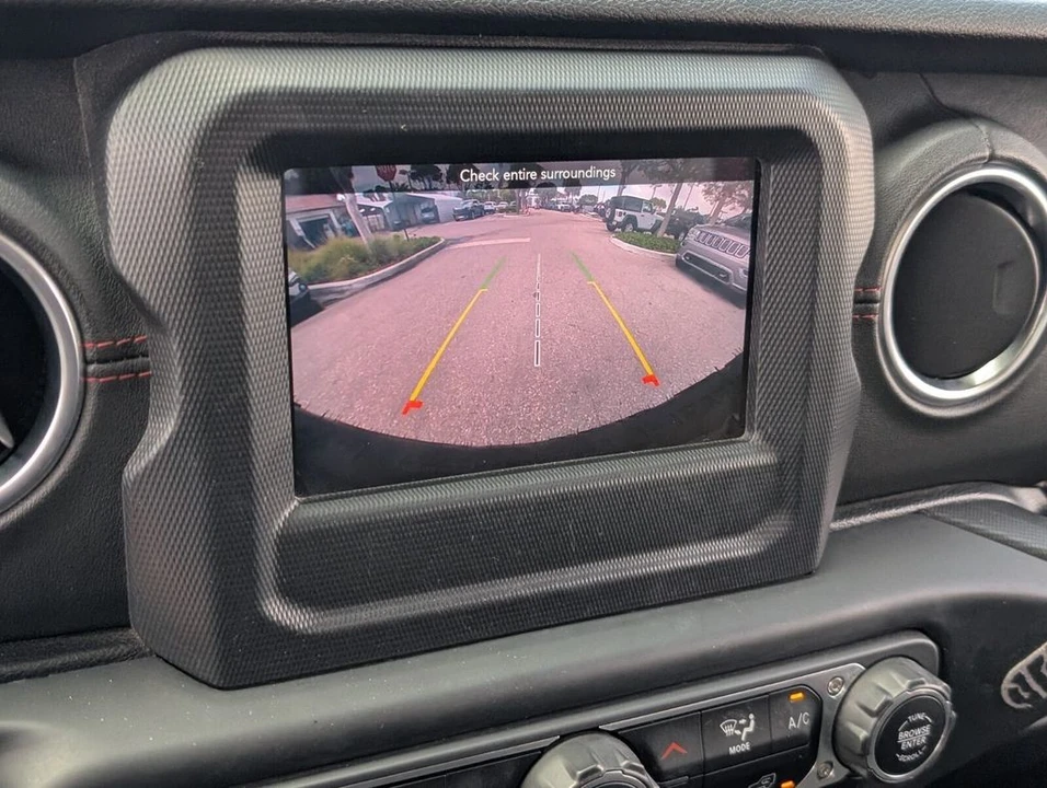 2020 Jeep JL Wrangler - Image 19 of 26