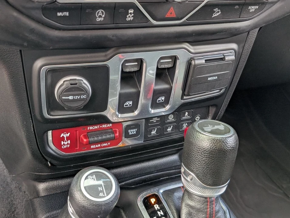 2020 Jeep JL Wrangler - Image 20 of 21