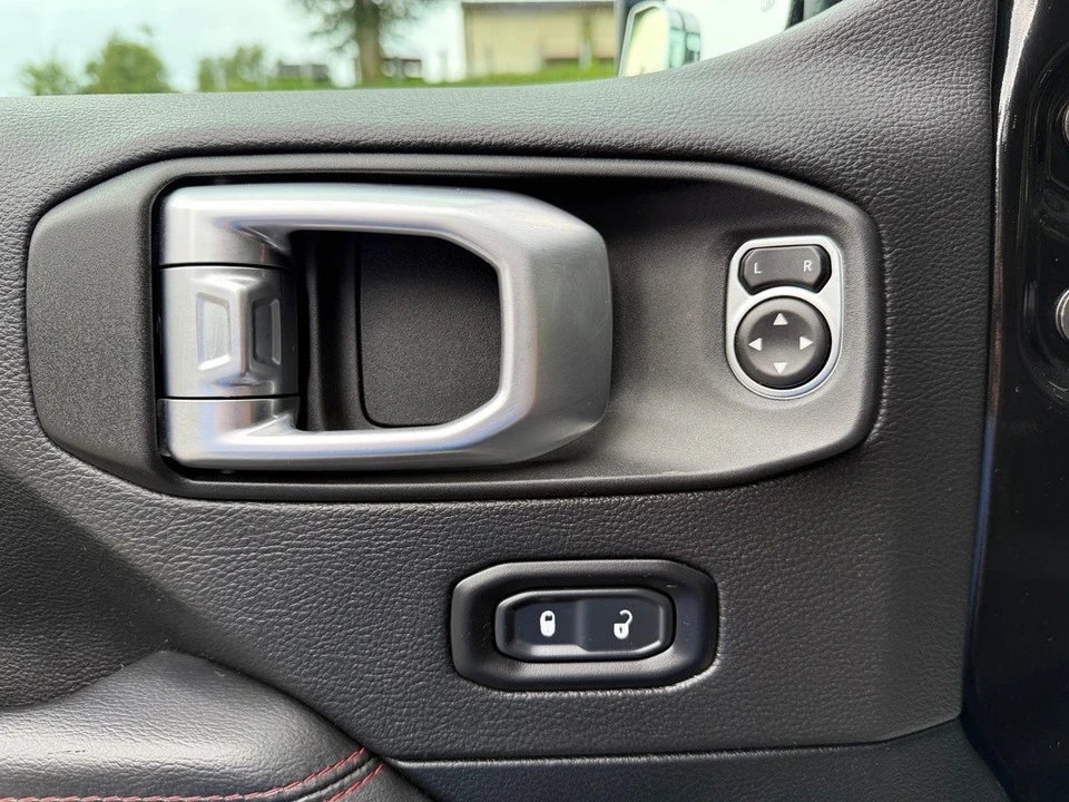 2020 Jeep JL Wrangler - Image 17 of 21