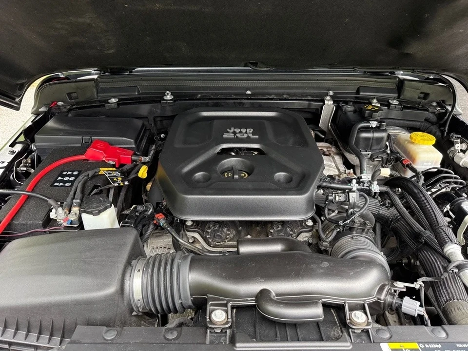 2020 Jeep JL Wrangler - Image 14 of 21