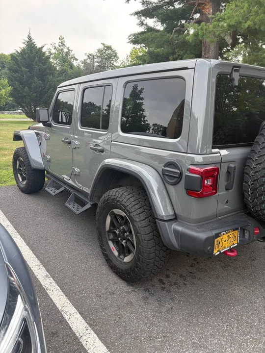 2020 Jeep JL Wrangler - Image 5 of 10