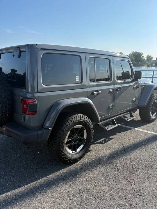2020 Jeep JL Wrangler - Image 6 of 10