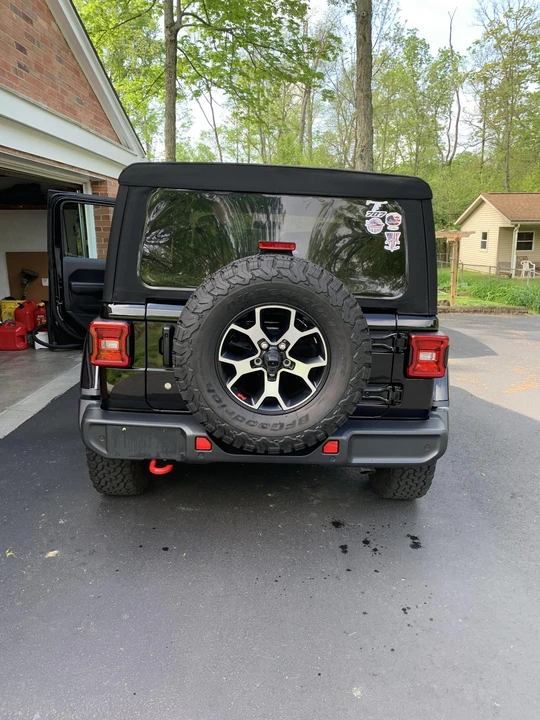 2020 Jeep JL Wrangler - Image 15 of 31