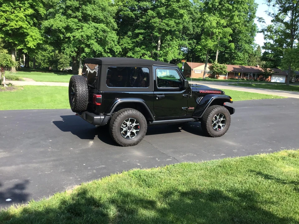 2020 Jeep JL Wrangler - Image 18 of 31