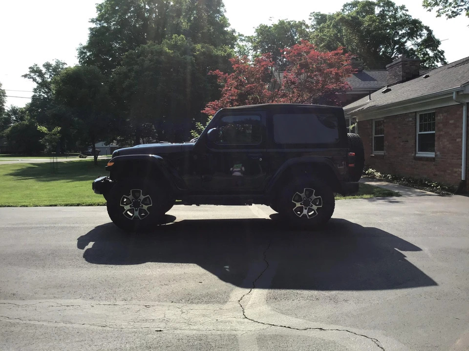 2020 Jeep JL Wrangler - Image 9 of 31