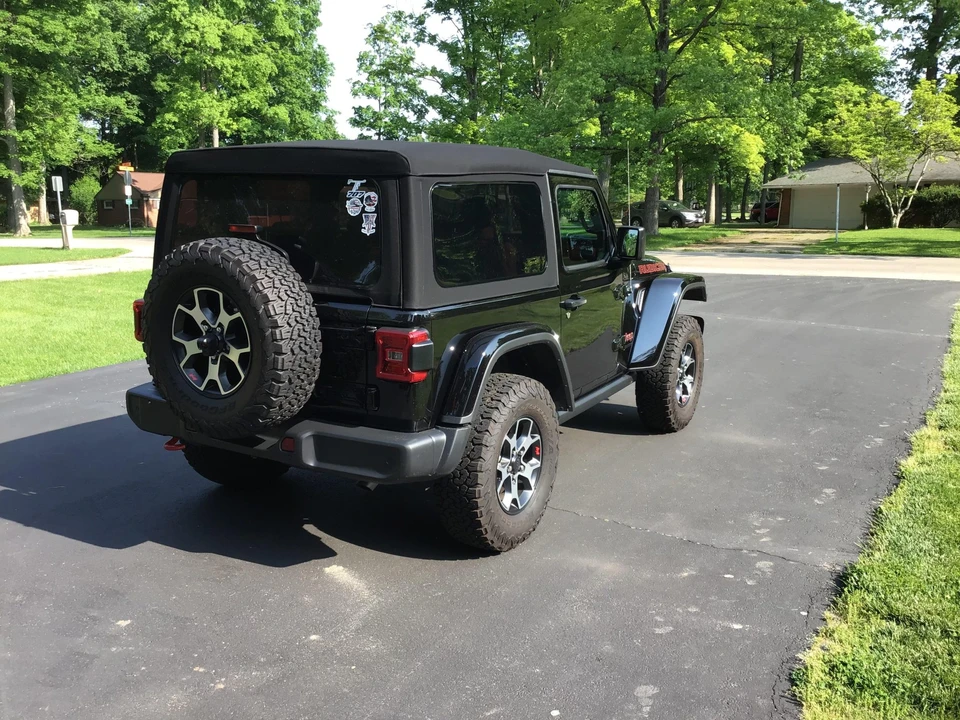2020 Jeep JL Wrangler - Image 16 of 31