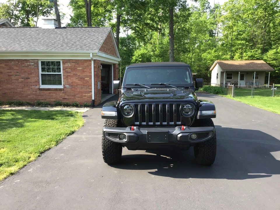 2020 Jeep JL Wrangler - Image 5 of 31
